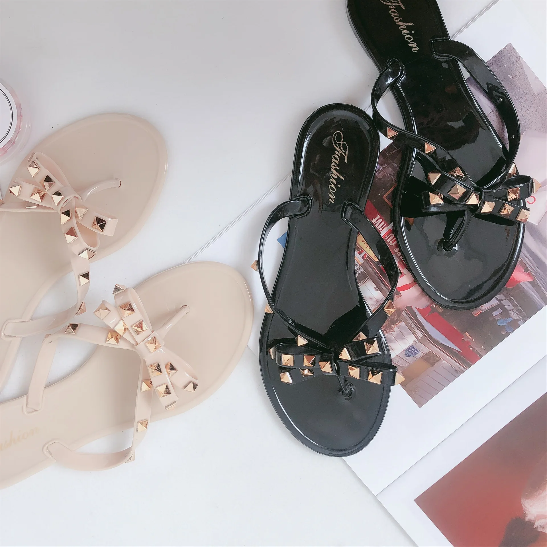 

red black and nude sandale femme with rivet bow for women