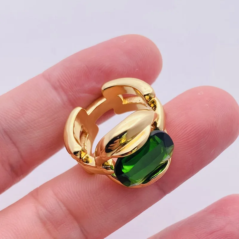 

Retro Temperament Natural Emerald Gemstone Oval Shape Band Ring Stunning Bride Brass Oval Green Crystal Eternity Rings