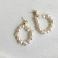 

Natural Freshwater Pearl Geometric Earrings Gold Metal Stud Earrings for Women Round Circle Stud Earrings Delicate Jewelry