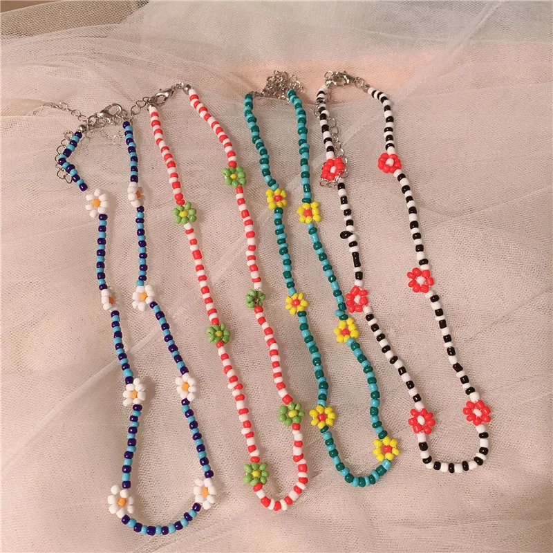 

OUYE Korean retro short fashion temperament simple glass rice bead necklace female ins beaded flower clavicle chain, Color