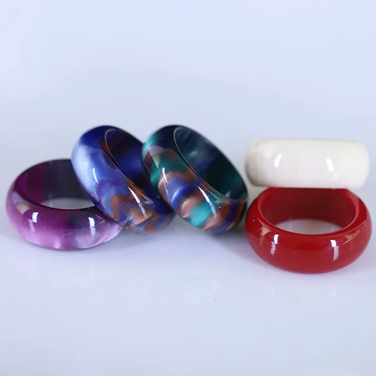 

OUYE 2021 glitter Acrylic Fashion resin colorful cute shiny chunky rings Resin Ring pop Jewelry Wholesale Pure color women ring
