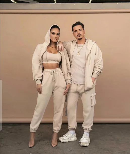 

2022 Custom Solid spring summer Two Piece Set Womens Tracksuit Casual Crop Tops Stretch Long Cargo Pants Jogger Set 2 Piece Set, Pictuer's showing