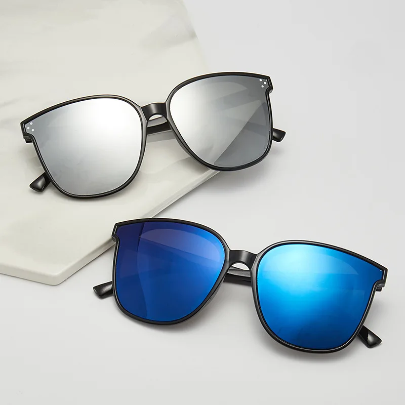 

Anti-radiation glasses Tidal Explosion Anti-retro BIG FRAME nail driving fishing colored film Sunglasses