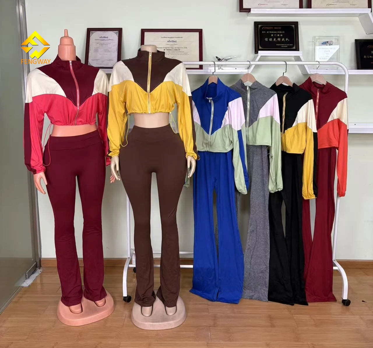 Crop Top Sweatpants Two Piece Jogger Tracksuit