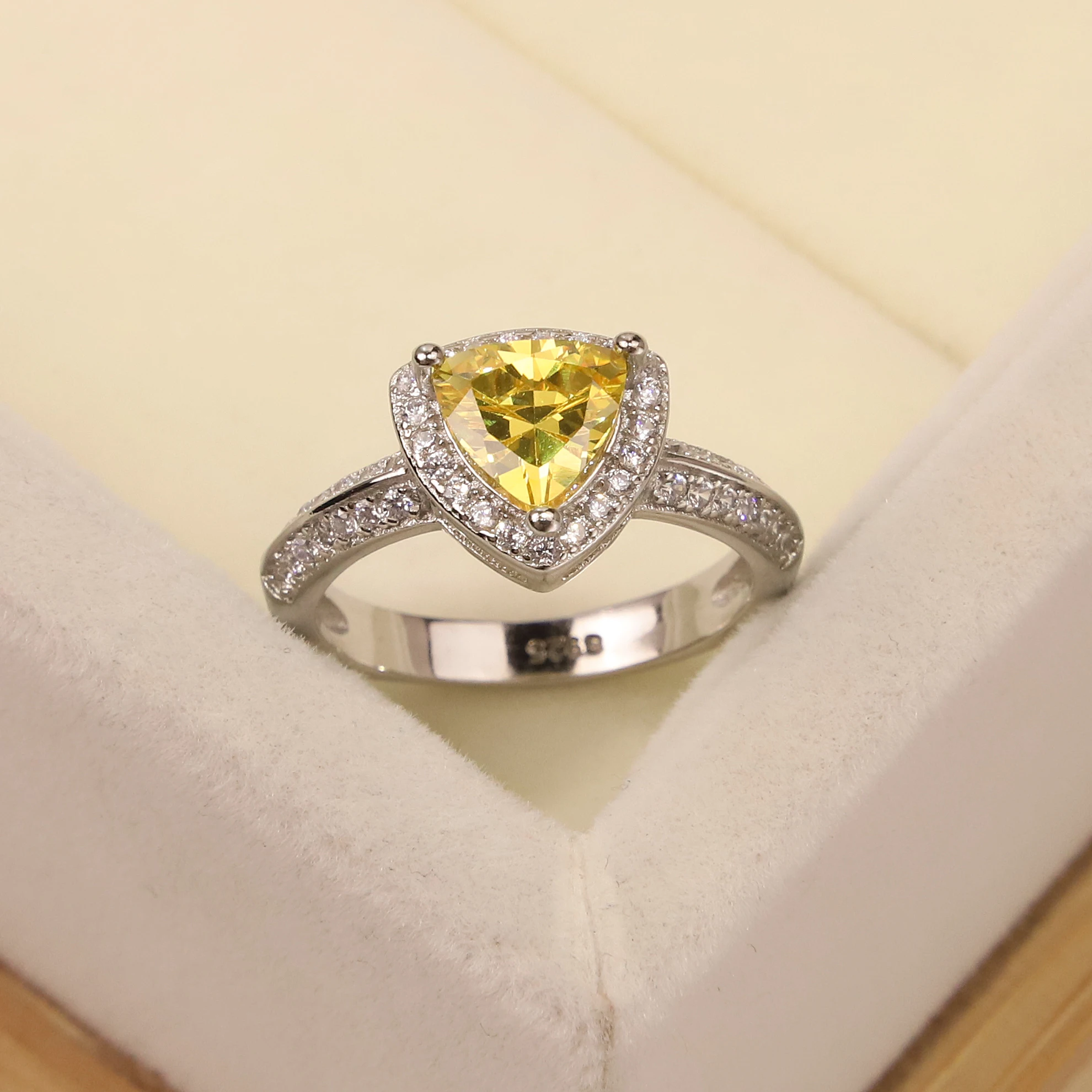 

Europe and the United States S925 silver ring yellow zircon women's fashion set triangular crystal color gem engagement ring