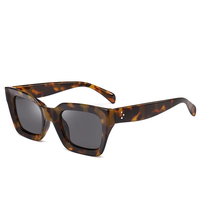 

Wholesale Custom Italy Design Simple Style Women Men Trendy Shades Retro Fashion Sun Glasses Sungalsses 2021
