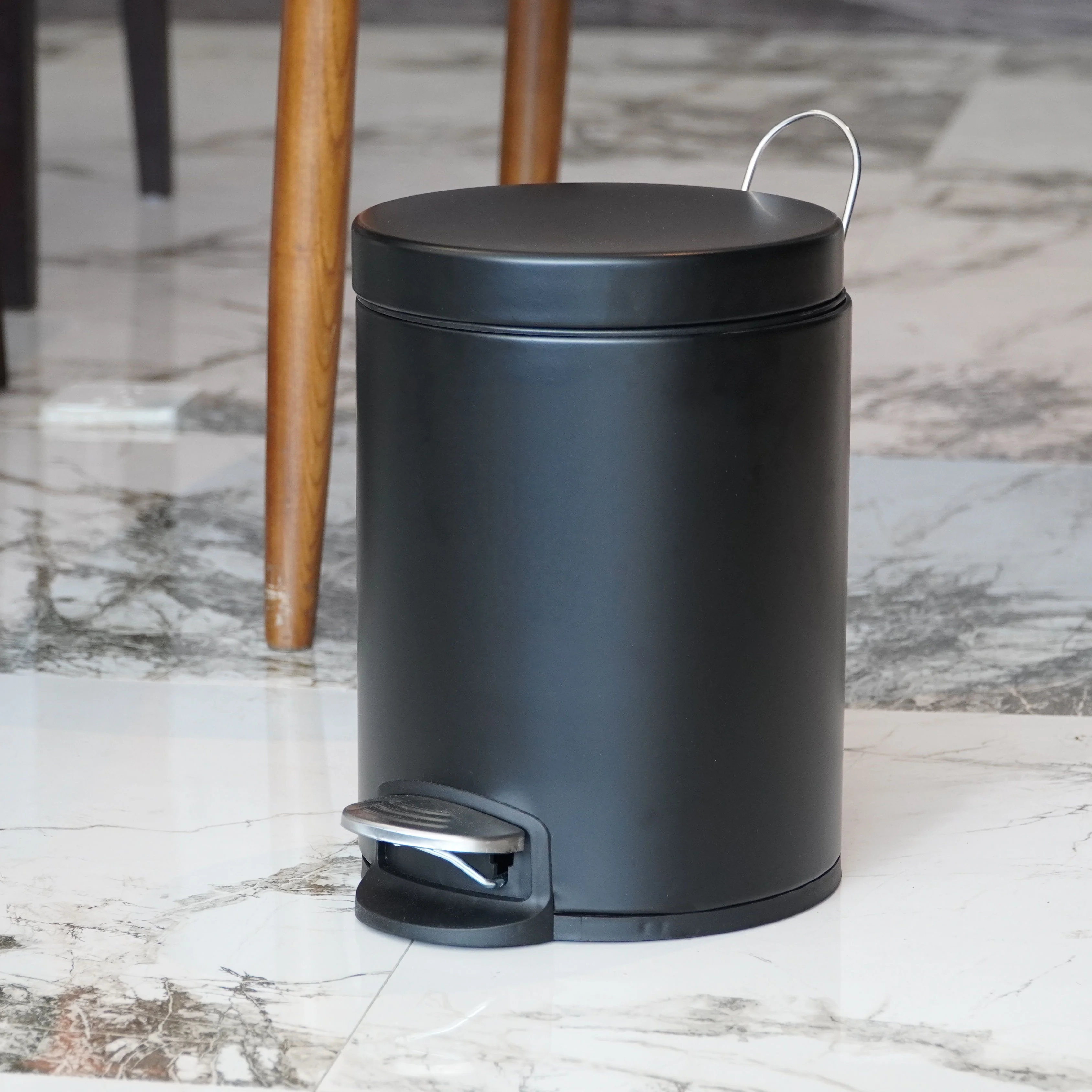 

Luxury office hotel room 5 liter stainless steel black round pedal bin with lid