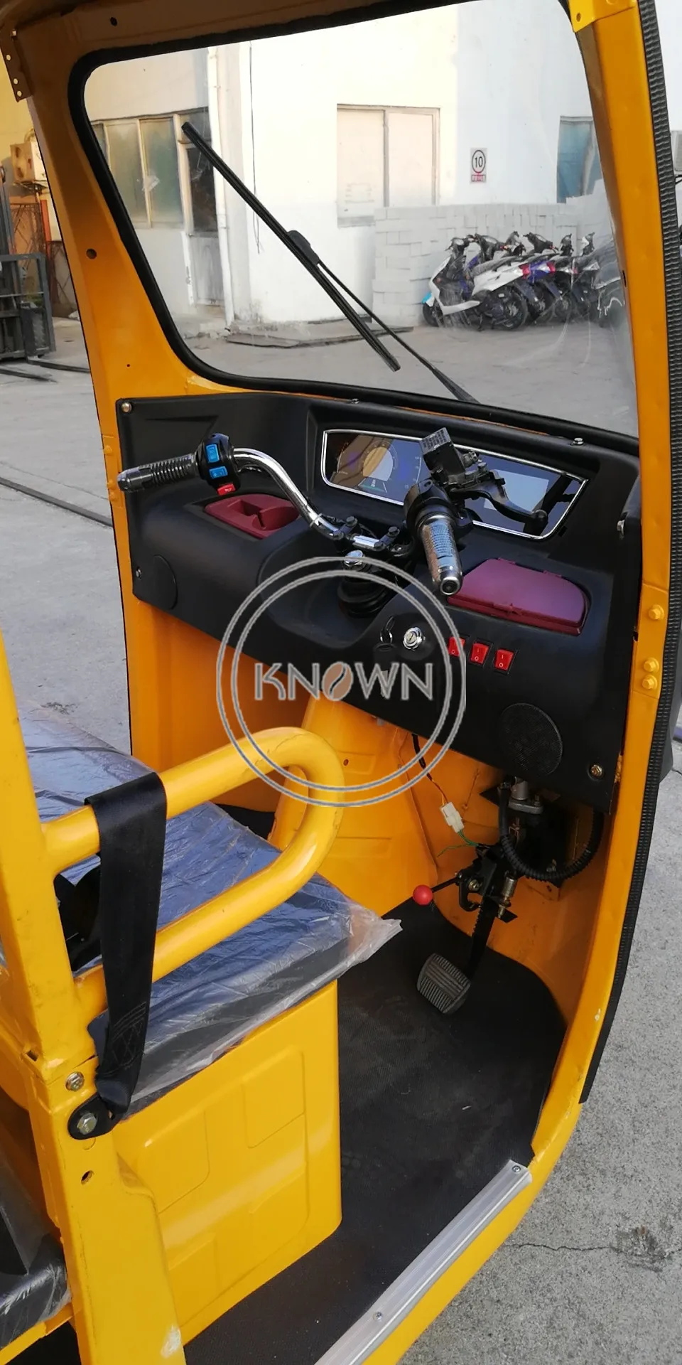 2022 Electric Tricycles 3 Wheeler Tuk Tuk Electric Adult Passenger Tricycle With Solar Panel