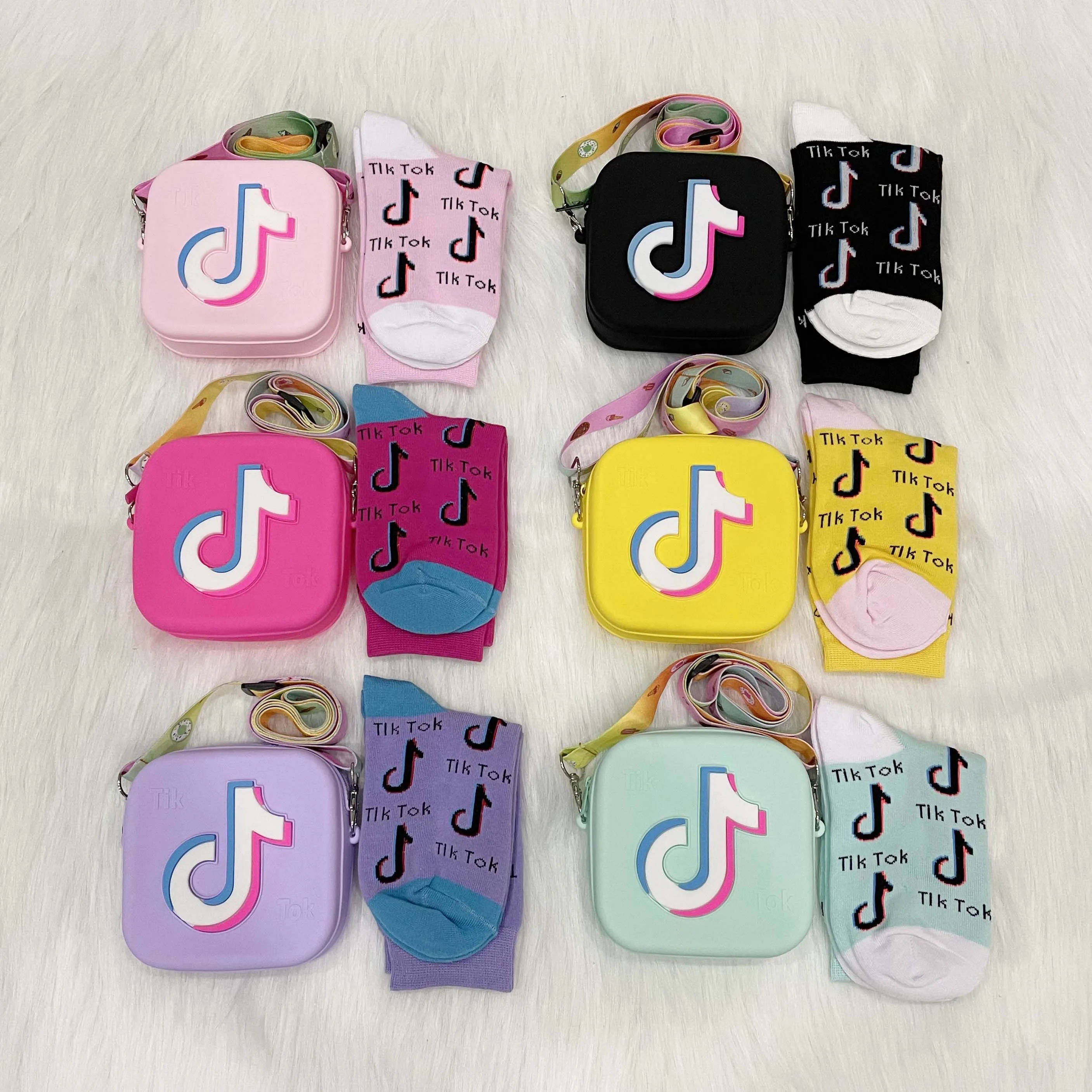 

Square Cartoon Tik Tok Pattern Handbags For Kids Socks Bags Set Girls Kid Purses And Handbags Little Girls Kid Purses 2021, Customizable