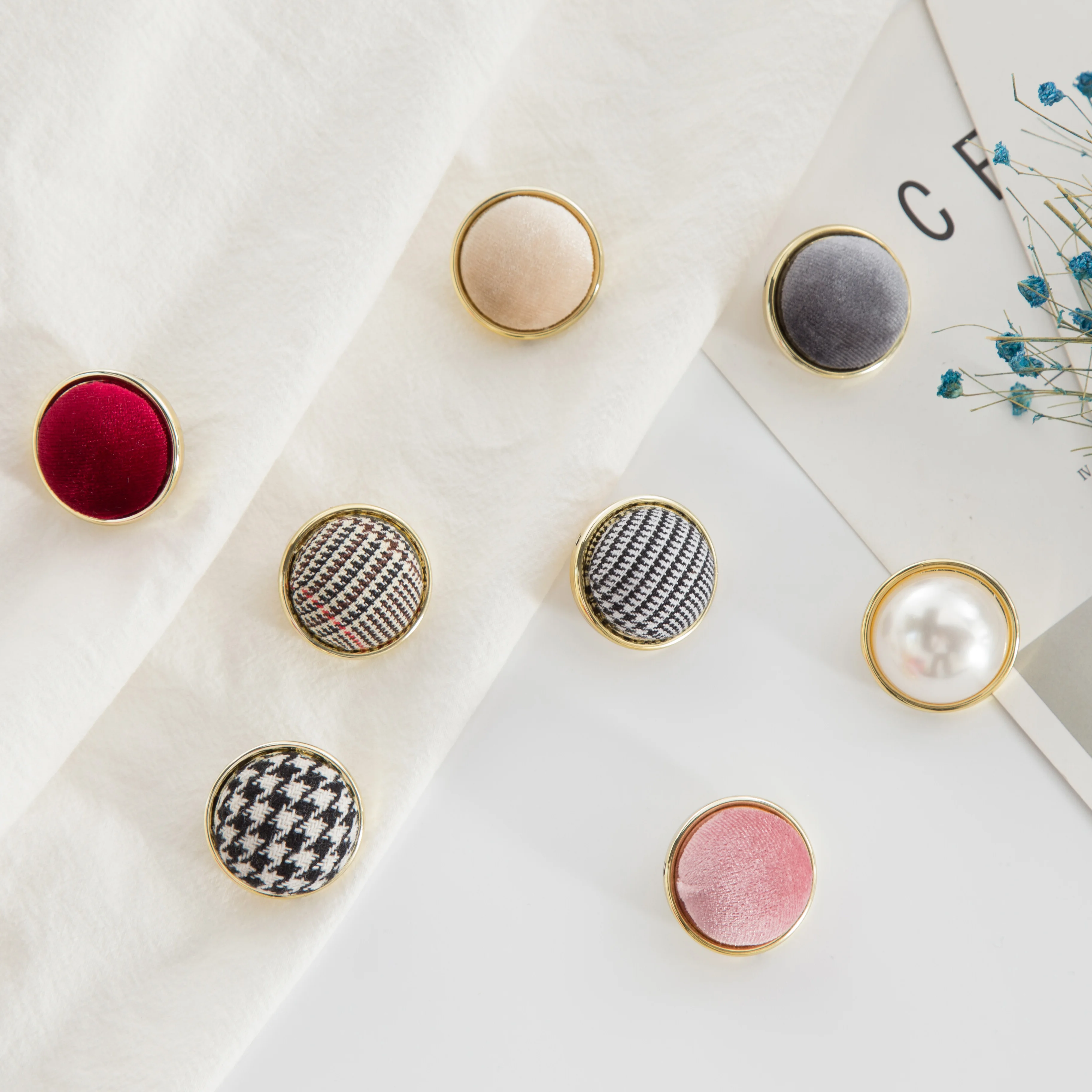 

New Vintage Winter Velvet Stud Earrings Houndstooth Round Plaid Earrings for Women Fashion Jewelry, Colorful