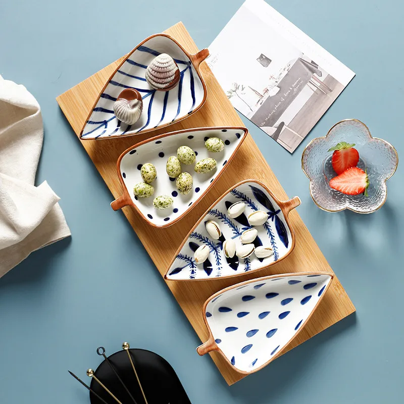 

Creative Leaf Shape Seasoning Bowl Ceramic Multipurpose Small Plates Appetizers Snack Dish Sauce Kitchen Dishes Sushi Cake Tray, As photo