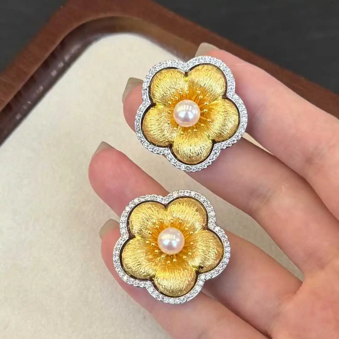 Plum Blossom Three lane Brushed High-quality Brooch Paired with 7-8mm Natural Freshwater Pearl Inlaid Brooch for Women