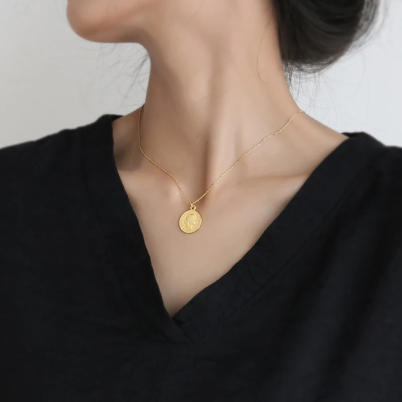 

Gold Silver Color Round Coin Pendant Necklace for Women Double Side Portrait Charm Necklace Minimalist Layering Necklaces 2019