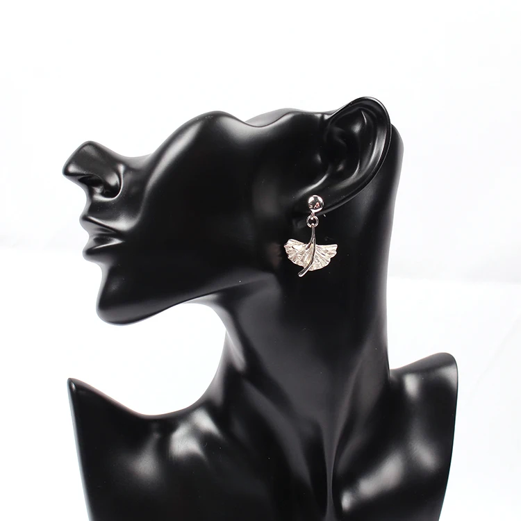 

Cute Folds Stud Earrings Temperament Silver Wave Leaf Shape Fan-Shaped Earrings Pendant, Picture