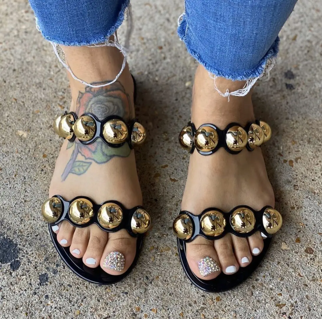

fashion new 43 large women's shoes hot summer sandals 2020 New Pearl big diamond sandals wholesale, Picture
