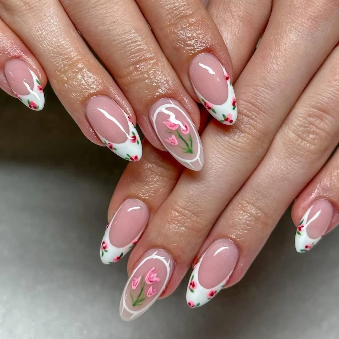 Dropshipping 24 Pcs 3784 Charming Pink White Floral French Acrylic Short Almond Press on Nails Artificial Fingernails Customize