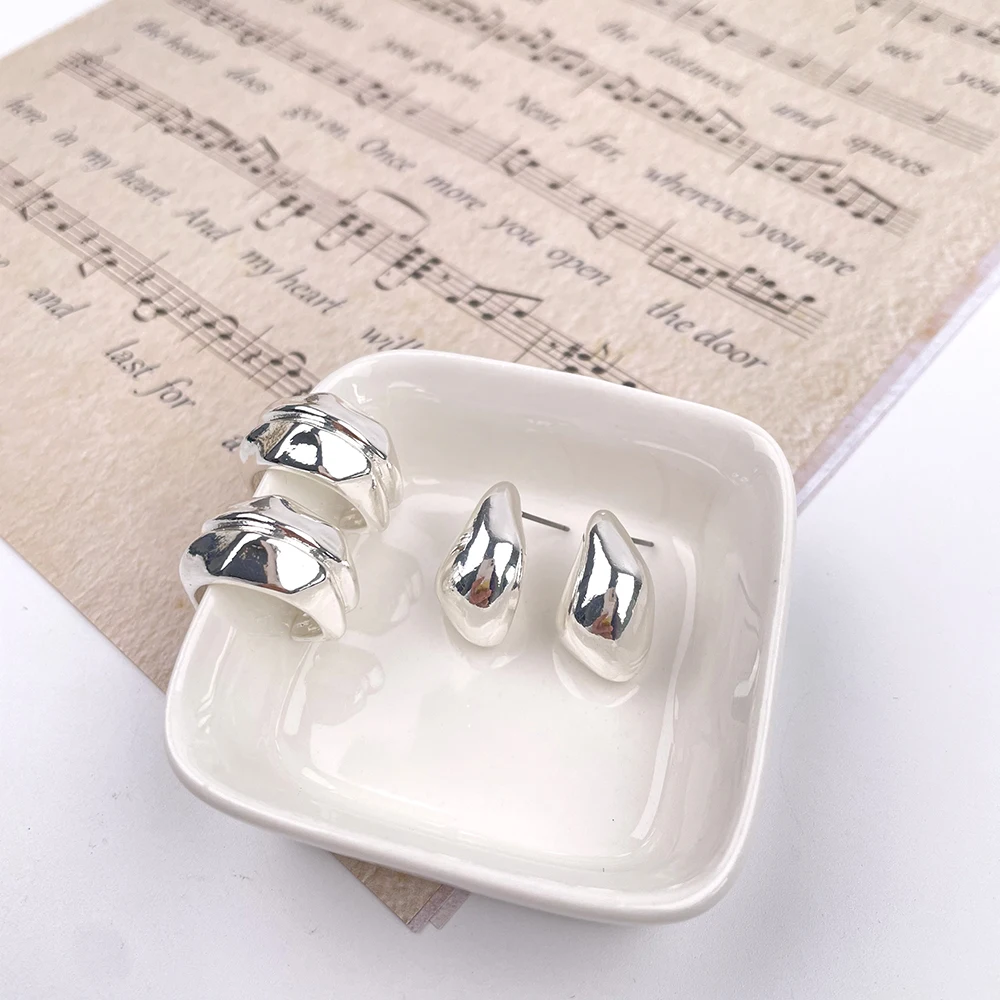 

KITI Wholesale Small C Shape Silver Plated Stud Earrings Minimalist Jewelry Earrings