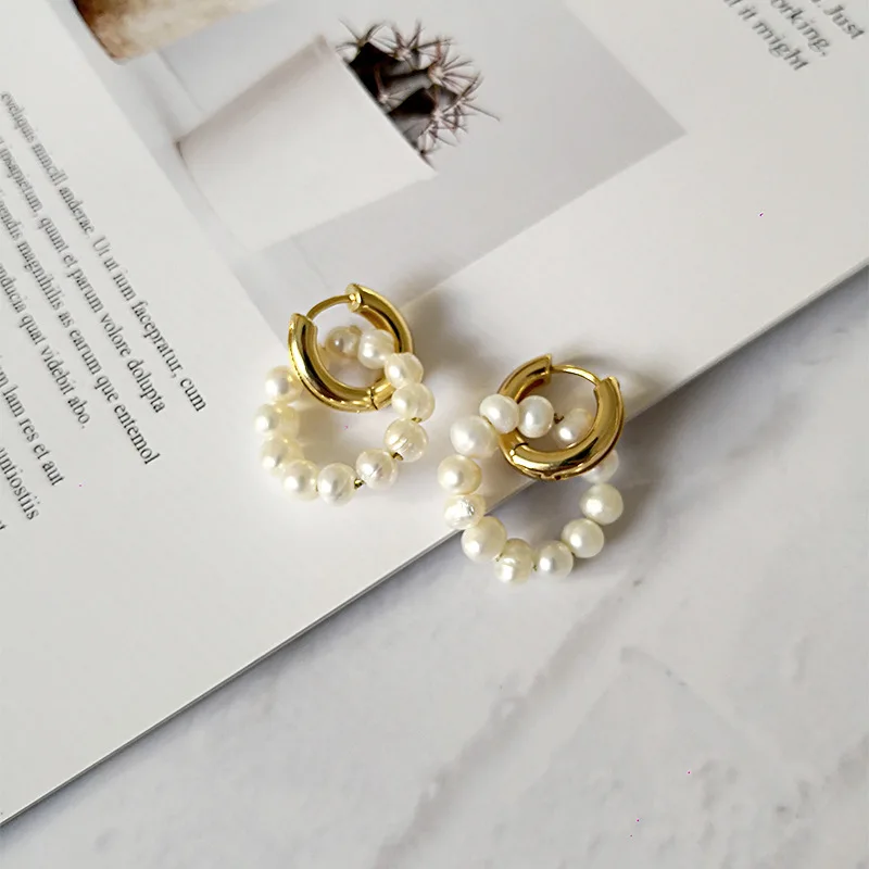 

Chic Round Circle Freshwater Pearl Hoop Earrings Elegant Double Circle Small Pearl Huggie Earring for Women, As picture