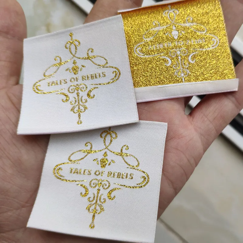 

1000 pcs , 5 * 5 cm Custom luxury style golden color damask polyester cloth label