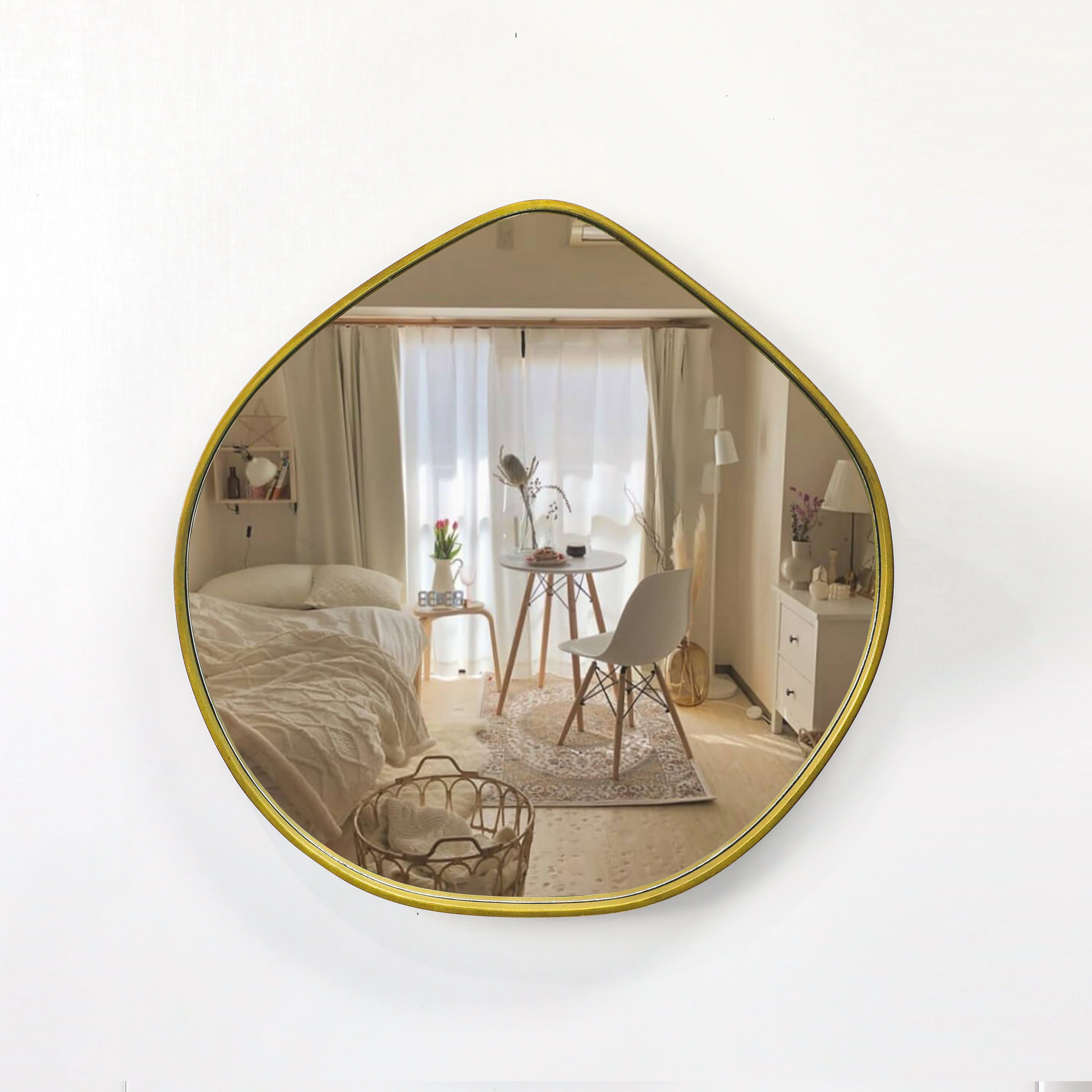 58*58cm Creative Modeling Design Modern Scallop Shaped Bathroom Wall Mirrors Novel Decorative Wall Mirror for Living Room
