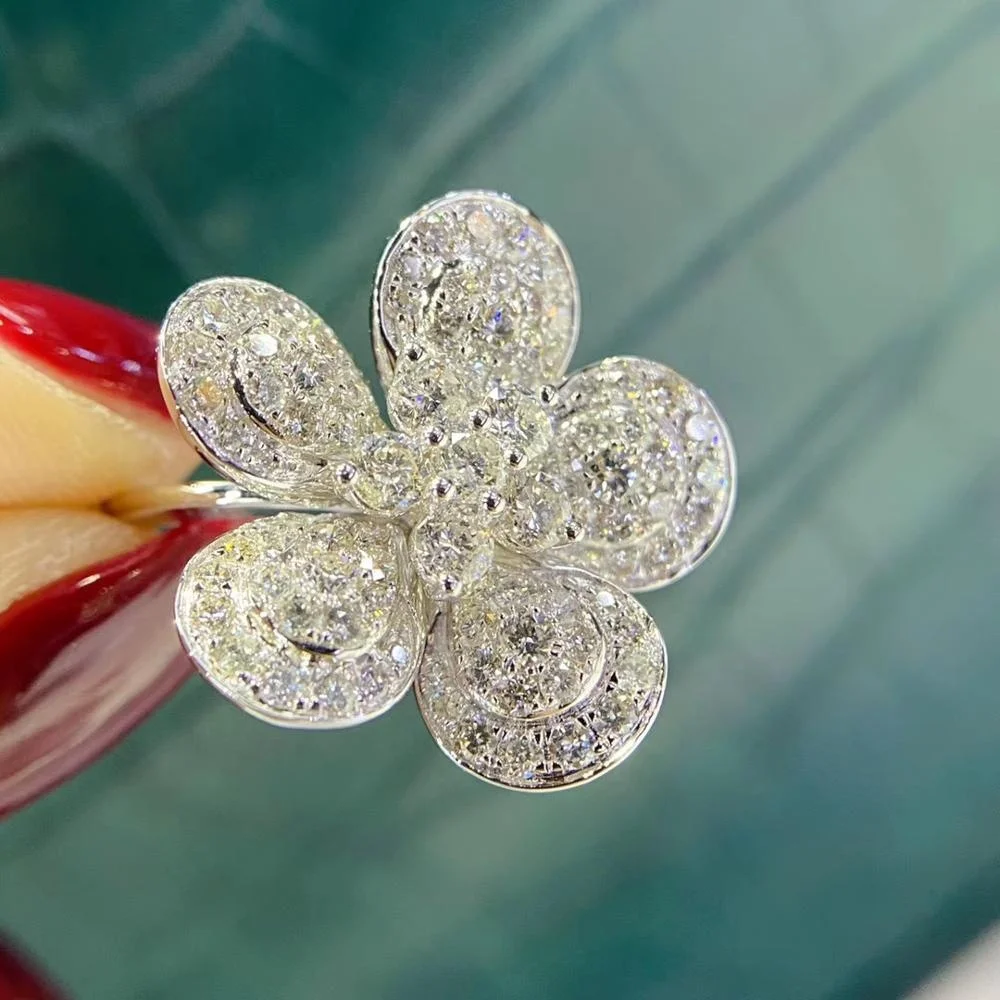 

Latest Design White Diamond Designer Rings 18K Solid White Gold Flower Diamond Ring Jewelry