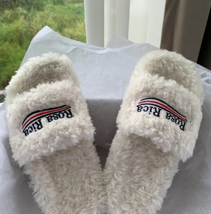 

Super Soft Indoor Women Faux Fur Slippers Designer Branded Wool Terry Flat Sandals Fluffy Slides Slippers, Black, white, pink, khaki