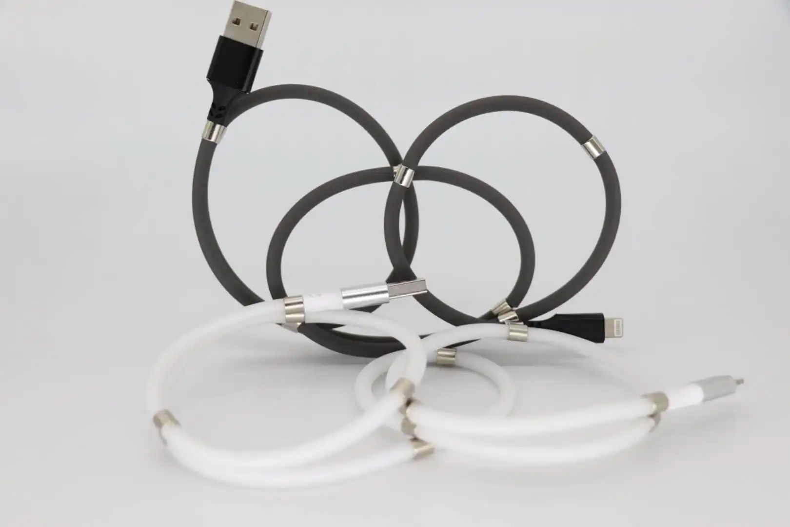 
2020 New Portable Easy-coil supercalla charging cable magnetic charging usb cable for phone and pd 