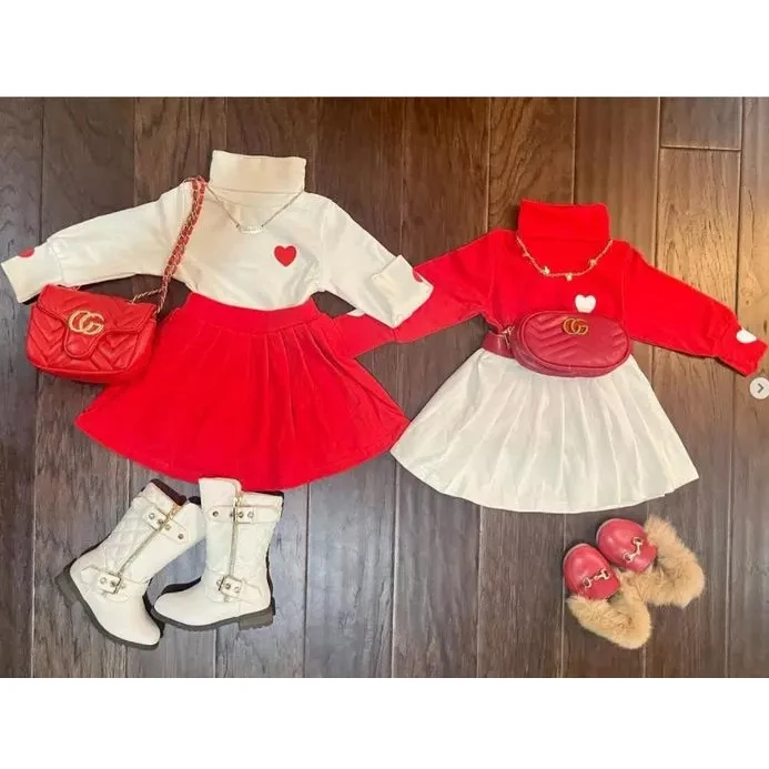 

Hot Sale Kids Long Sleeve Valentine's Day Outfit Set Baby Girl Spring Heart Prints Clothing, Picture shows