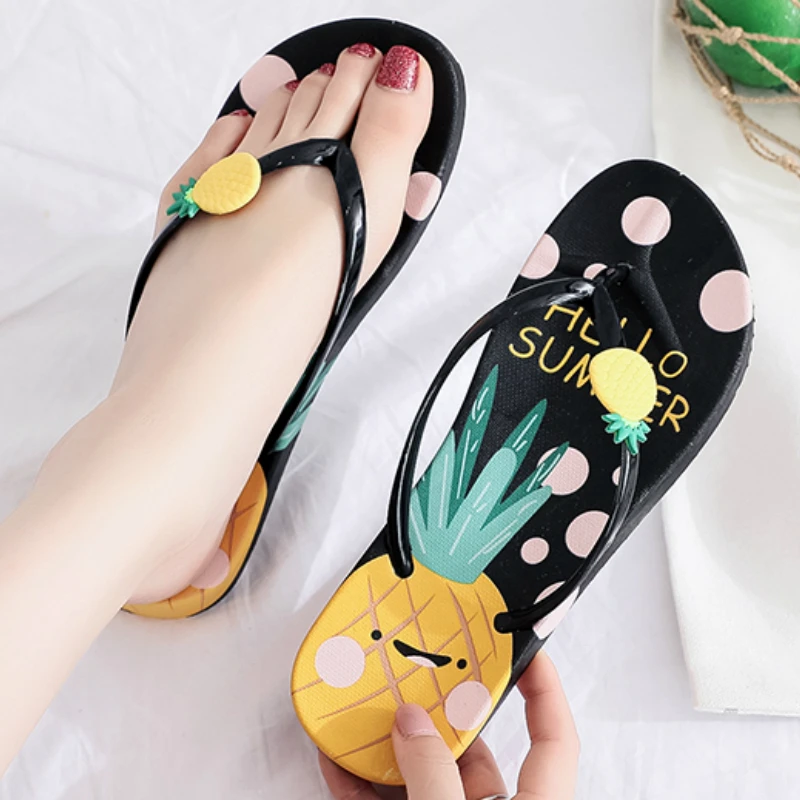 

Summer Women Beach Vacation Slippers Cartoon Pineapple Strawberry Printed Girls Flip Flops Fashion Women's Sandals 2021