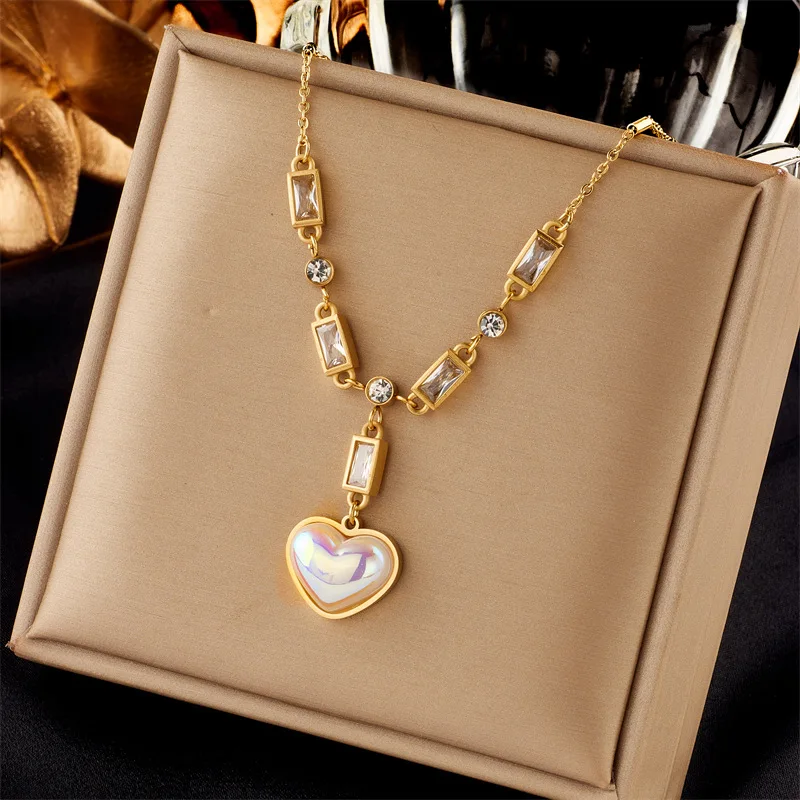 

New Arrival 2023 European Style 18k Gold Plated Heart Pearl Pendant Necklace Jewelry Square Zircon Necklaces For Women