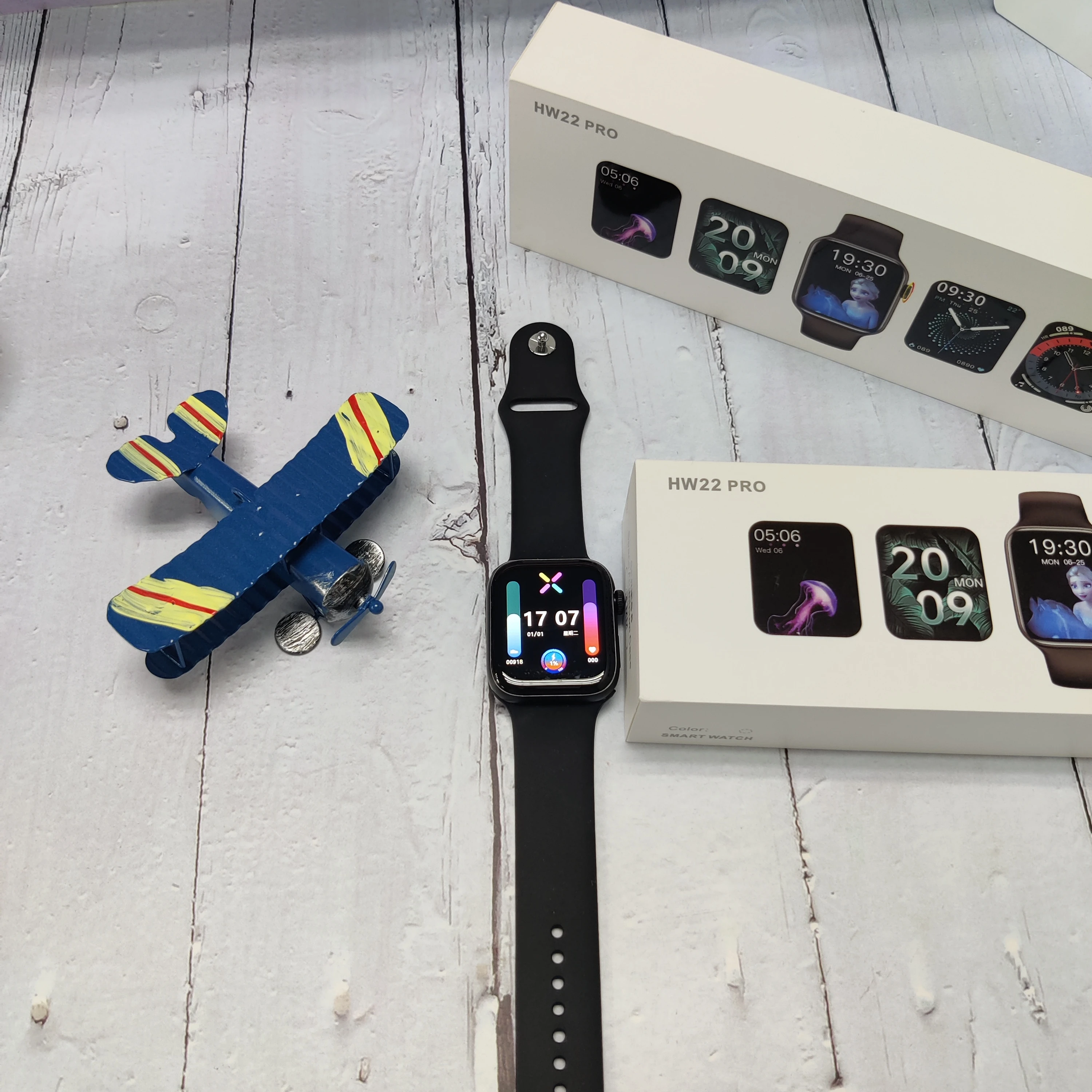 

touch screen smart watches HW22 pro 1.75 Inch BT Wireless Charger Passometer series 6 calling Smart watch in india