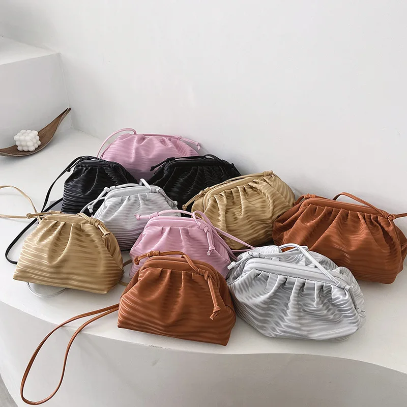 

2021 Yiwu factory wholesale New fashion sling bag crossbody handbags ruffled clouds bag rouched bag for women and girls, As picture