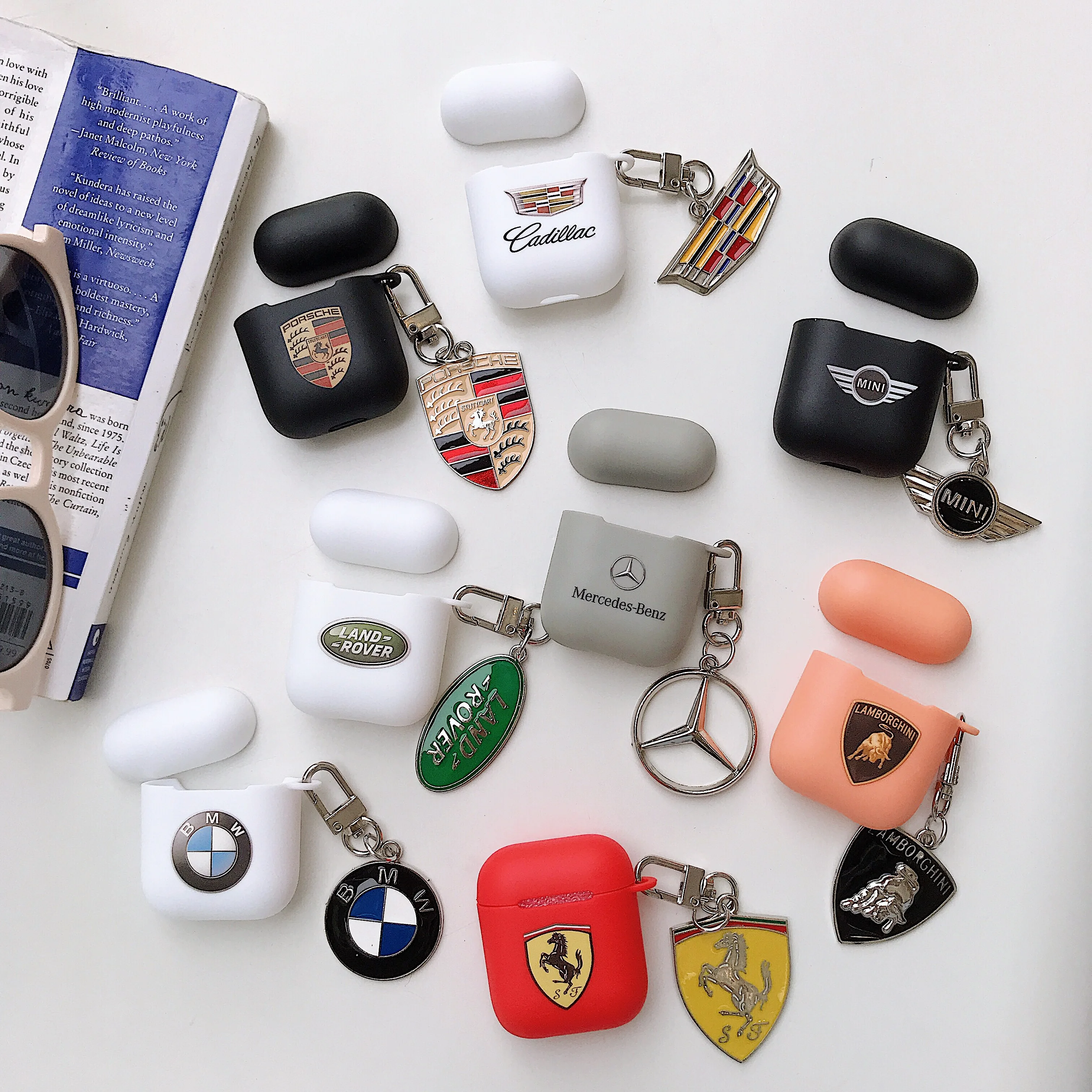 
Luxury Car Logo Pattern Earphone Case for Airpods 1 2 Silicone TPU Soft Ultra Thin Support Wireless Charging With Keychain 