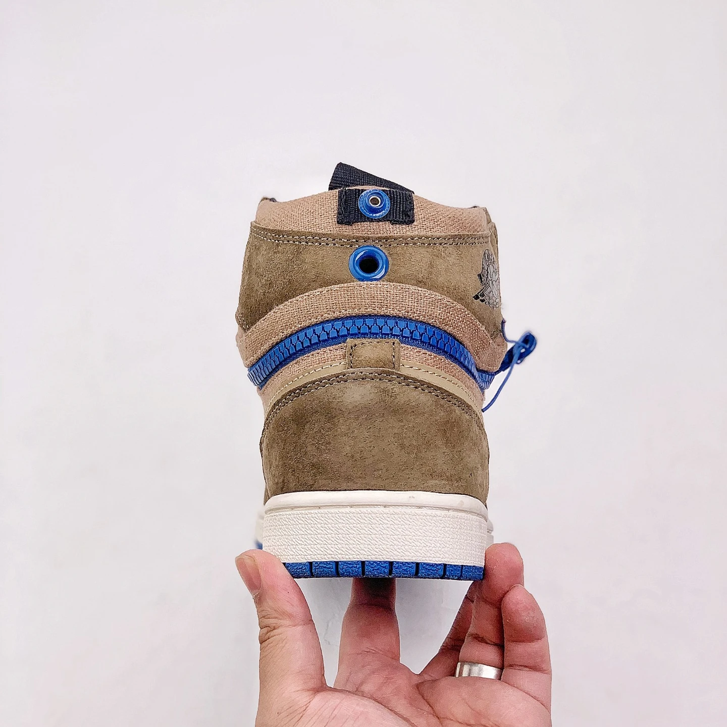 

Putian Brand Quality Female Basketball Shoes AJ 1 High Switch Basketball Shoes for Men