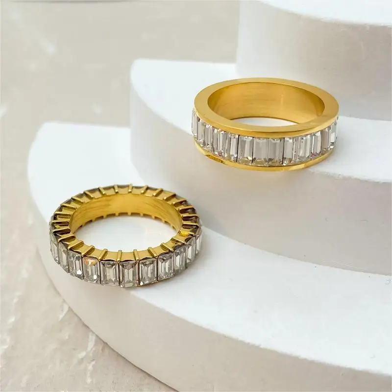 Hot selling circular diamond rectangular zircon ring titanium steel couple ring jewelry Stainless steel ring does not fade