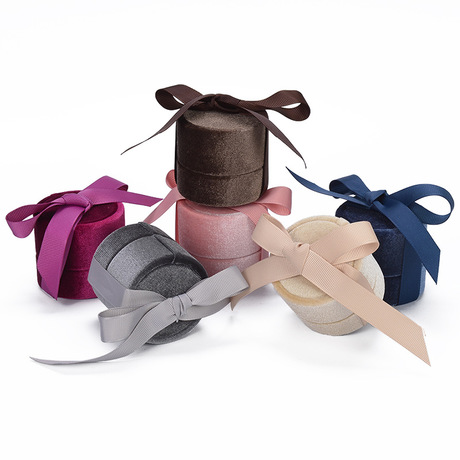 

High garde custom round velvet gift storage box with ribbon