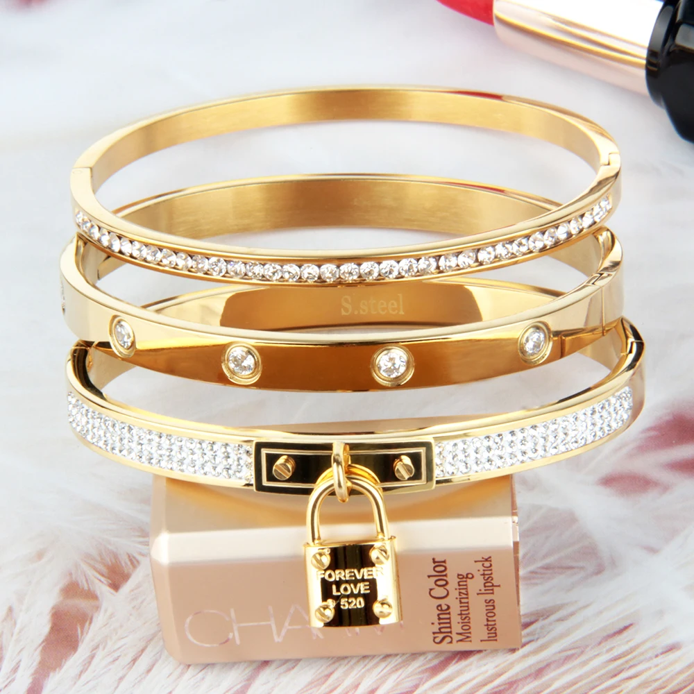 

New design high quality 18K gold gift multi-piece combination inlaid diamond pendant lock stainless steel bracelet woman