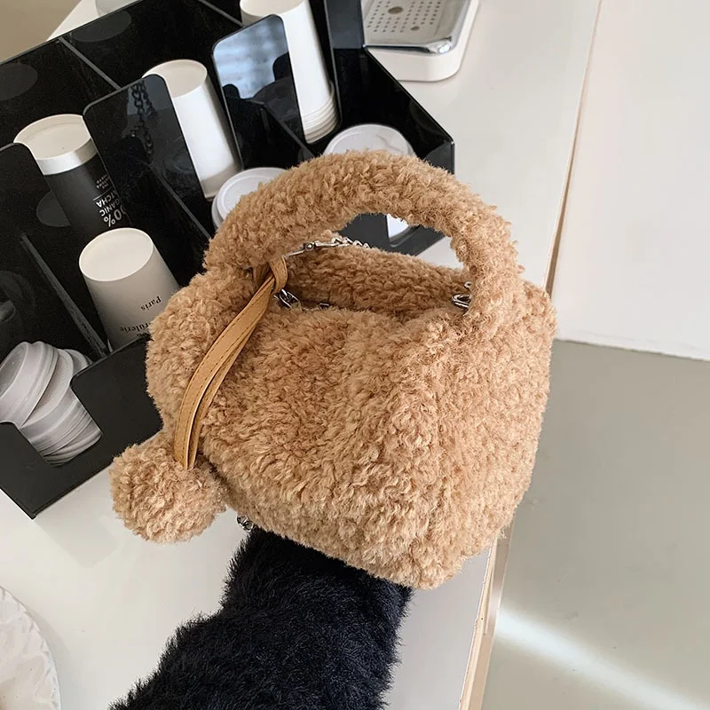 

2021 Fashion Candy Fleece Short Handle Bag Girl Soft Clutch Handbags Woman Mini Handbag Fur Duffle Bag