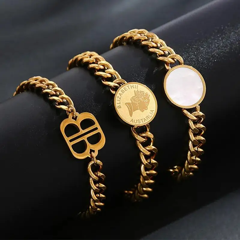 

Hip Hop 18K Gold Plated Letter B Chunky Chain Bracelet Jewelry Stainless Steel Cuban Link Chain Round Portrait Charm Bracelet