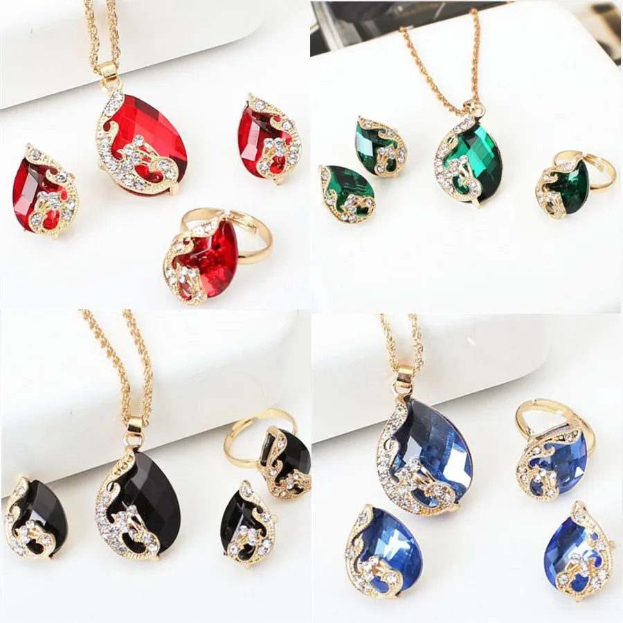 

Creative Korea Style Women Jewelry Sets Delicate Peacock Shape Crystal Pendant Necklace Earring Ring Sets