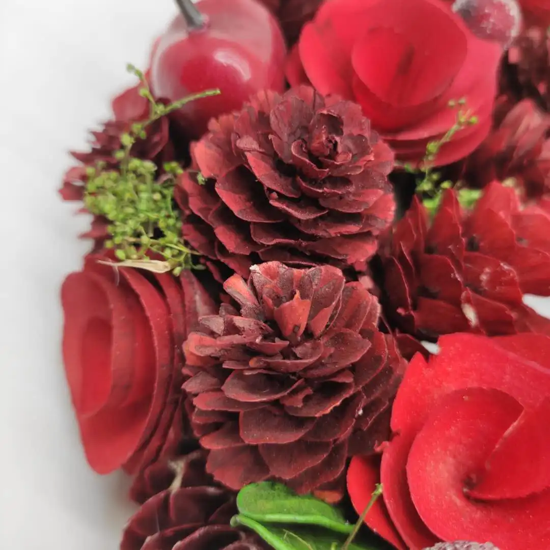 
2020 new arrival 10" 25cm natural wood christmas red berry pinecone wreath 