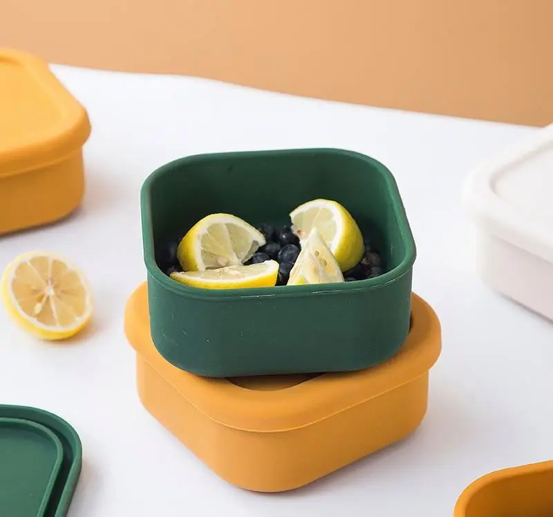 

New Foldable Fresh Food Storage Box Silicone Lunch Box With Cutlery
