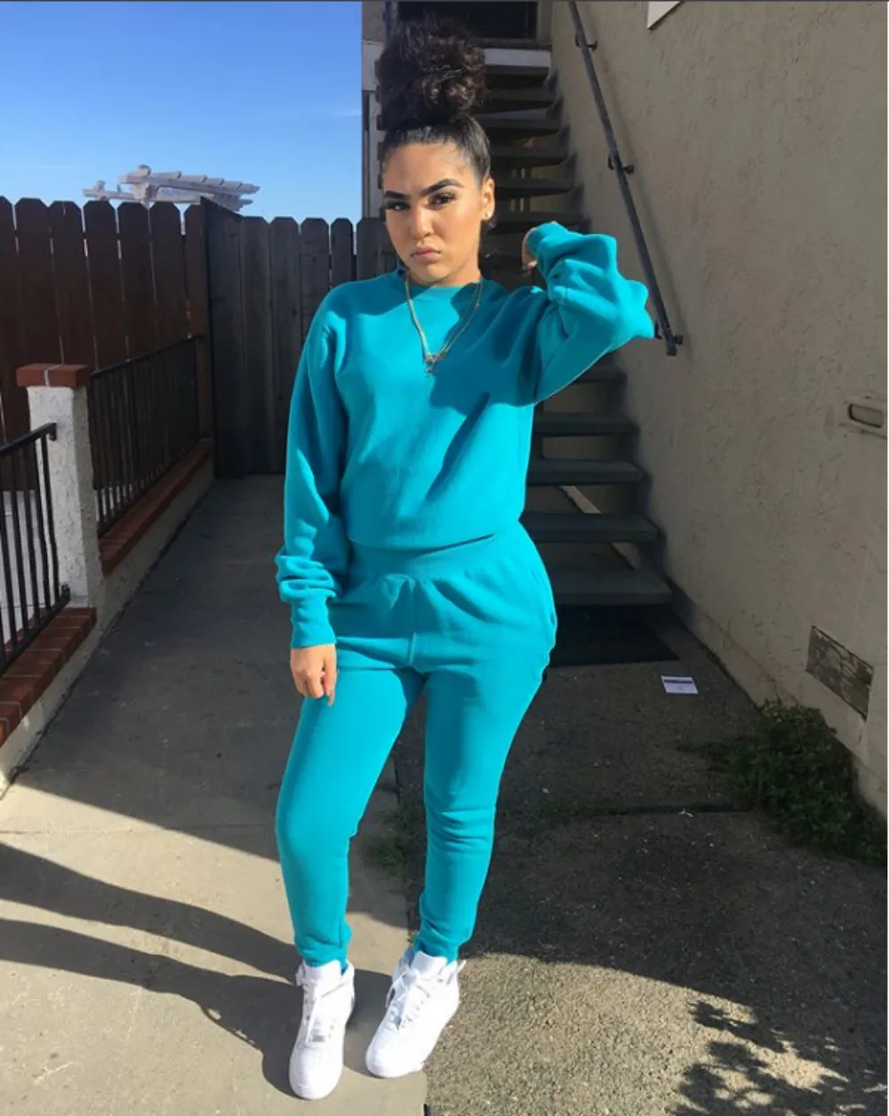 

2020 Autumn and winter new fleece women's sports and leisure suits solid color sweatshirt pullover shirt suit women's suit, Picture