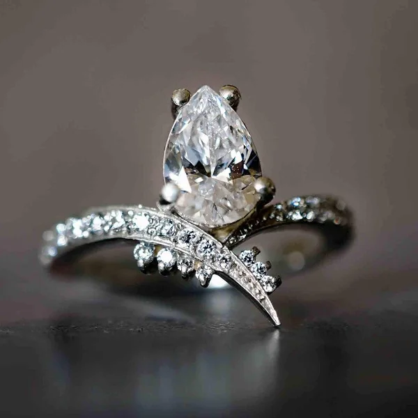 

Manufacturer direct sale KYRA0681 Fashion designs geometric shape 3A zircon ring for women, Silver