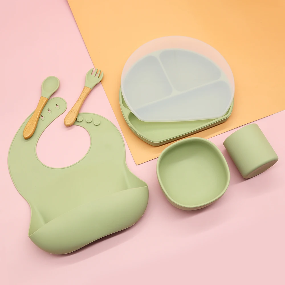 

Wholesale BPA Free Tableware Division Feeding Suction Silicone Baby Plates, 3 colors