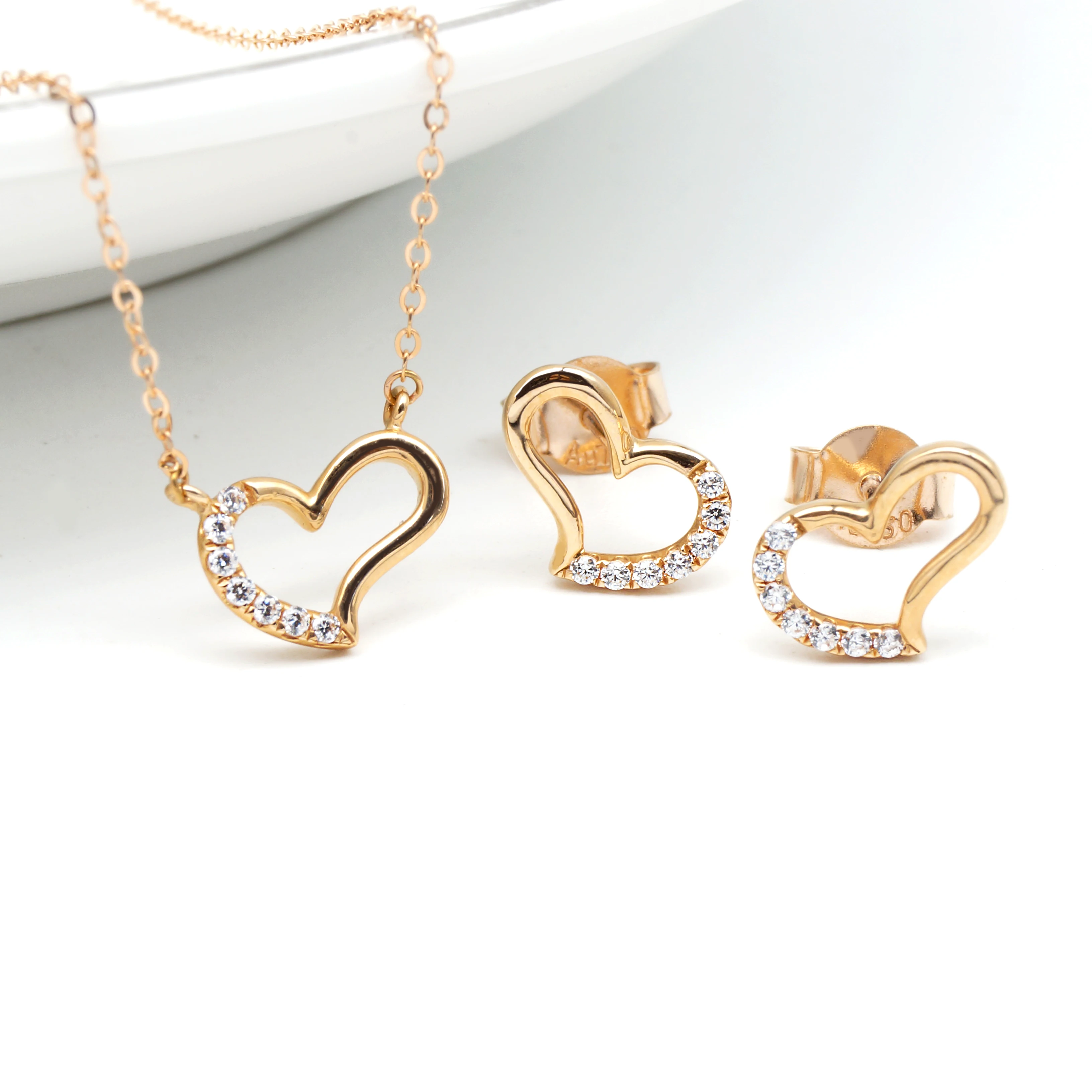 Popular Fashion Solid Gold Jewelry Sets Heart Necklace and Stud Earring with CZ Stones 18k Gold Chain Necklaces