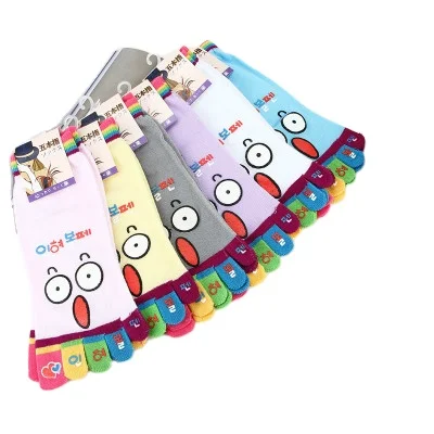 

Wholesale new ladies sports short smiley cartoon cotton bear five-toed yoga toe socks, 6 color
