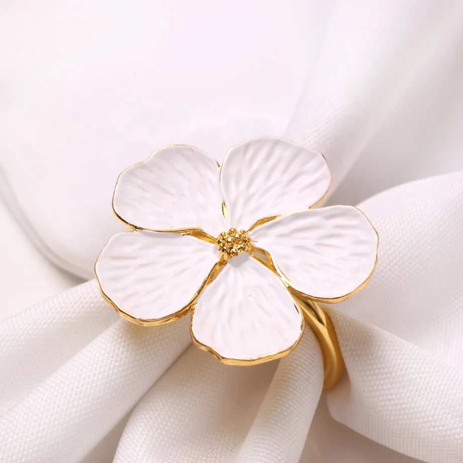 

Amazon Hot Sale Western Restaurant White Flowers European Plum Blossom Napkin Storage Luxury Metal Napkin Ring, Gold