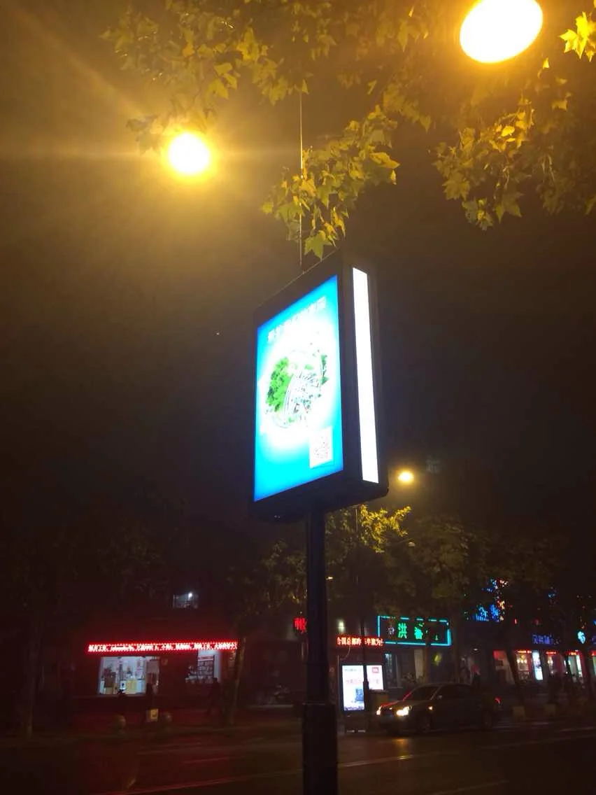 Advertising Light Box Outdoors Street Pole Advertising Color Matching
