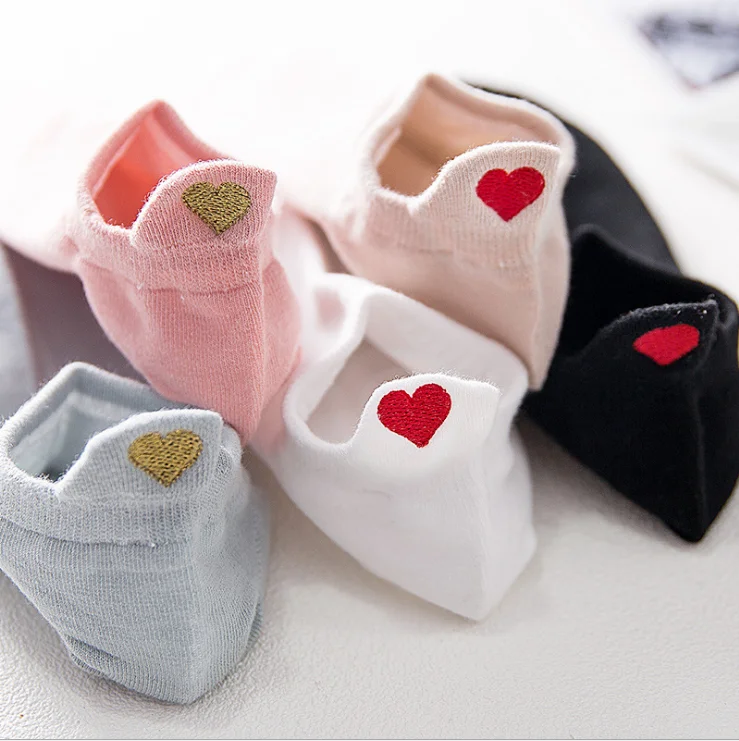 

Wholesale cotton cozy young girl low cut socks solid color ankle heart socks
